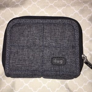Lug splits wallet